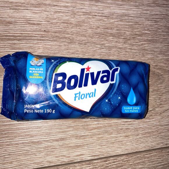 Bolivar Soap Bar Floral Laundry Detergent With White Pearls 190 gr - Picture 8 of 8